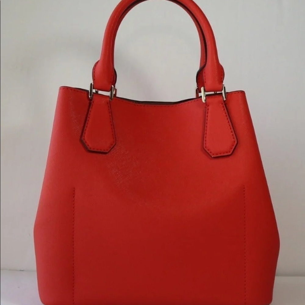 Michael Kors Greenwich Large Grab Tote - Picture 11 of 13